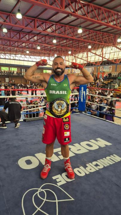 Foto 5 de 5 — Campeão! Boxeador de Araraquara conquista título mundial na Argentina